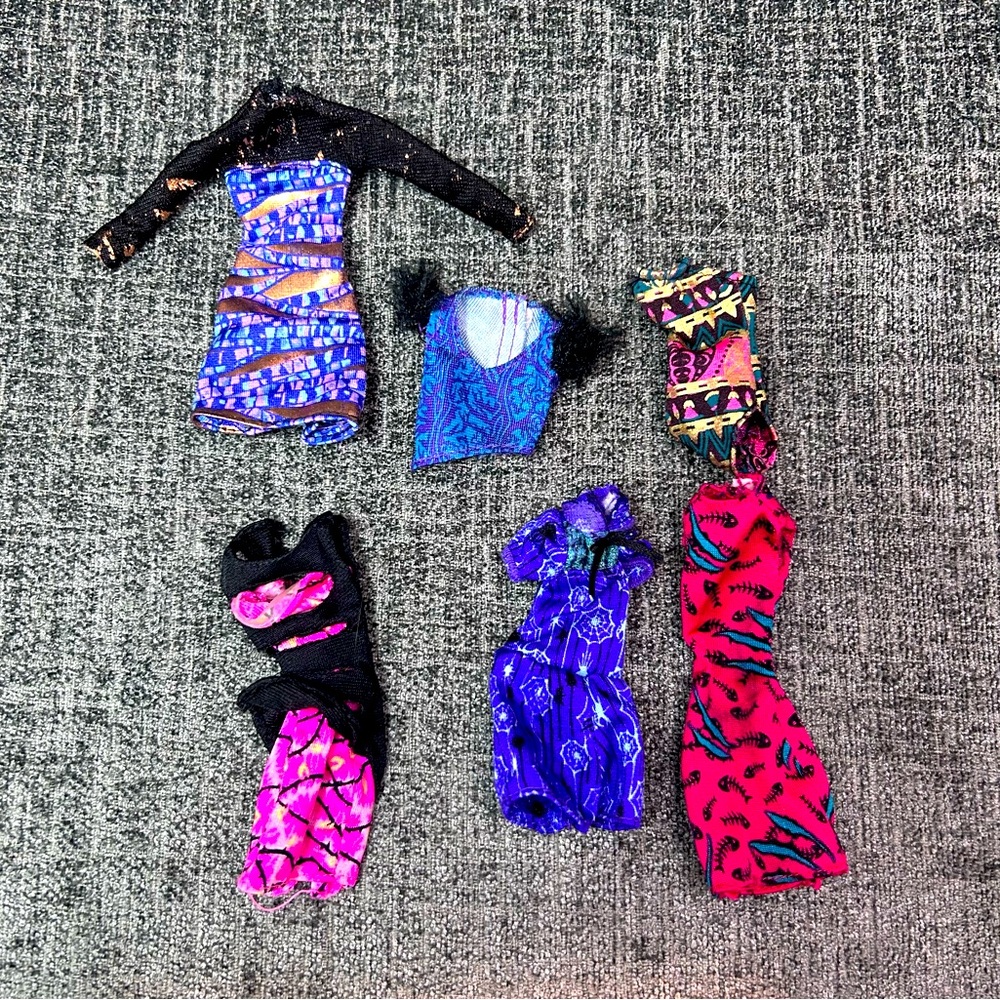 Monster High Doll Clothing Lot